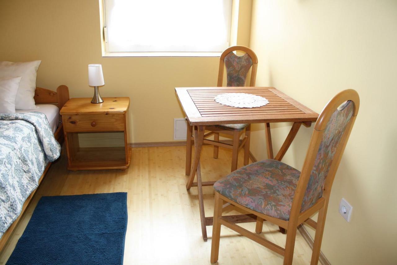 Kedvenc Vendeghaz Hotell Miskolc Exteriör bild