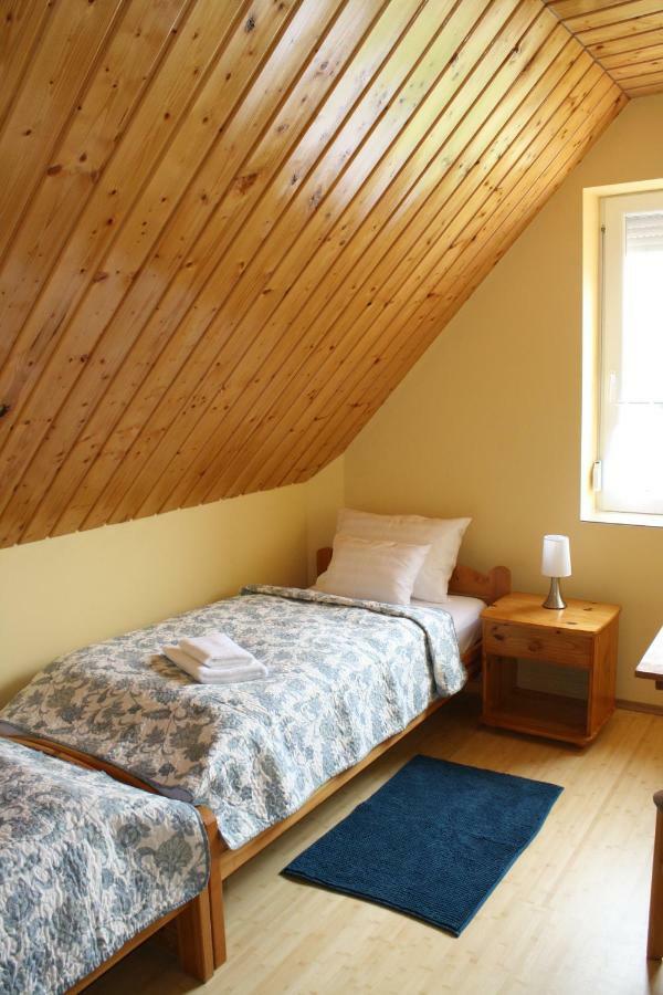 Kedvenc Vendeghaz Hotell Miskolc Exteriör bild