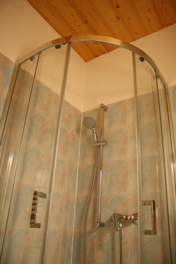 Kedvenc Vendeghaz Hotell Miskolc Exteriör bild