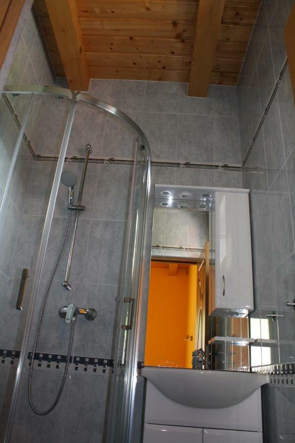 Kedvenc Vendeghaz Hotell Miskolc Exteriör bild