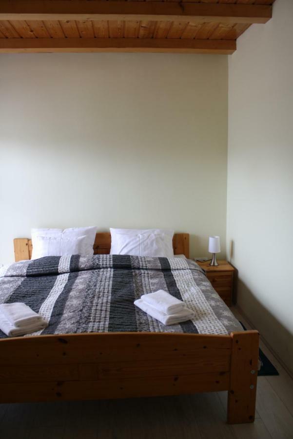 Kedvenc Vendeghaz Hotell Miskolc Exteriör bild