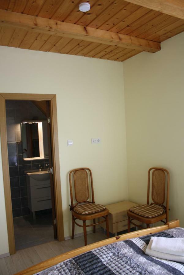 Kedvenc Vendeghaz Hotell Miskolc Exteriör bild