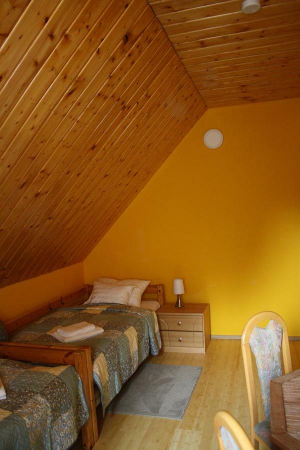 Kedvenc Vendeghaz Hotell Miskolc Exteriör bild