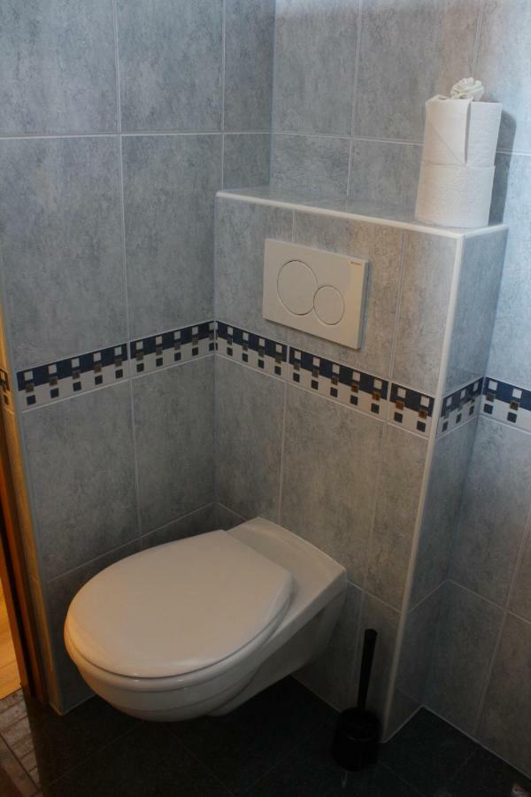 Kedvenc Vendeghaz Hotell Miskolc Exteriör bild